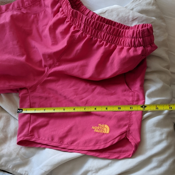 ❣️SOLD❣️ North Face Swim shorts - Picture 11 of 12
